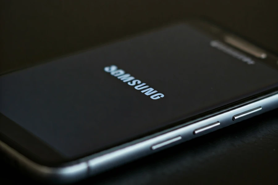 Fazendo um hard reset no celular Samsung.