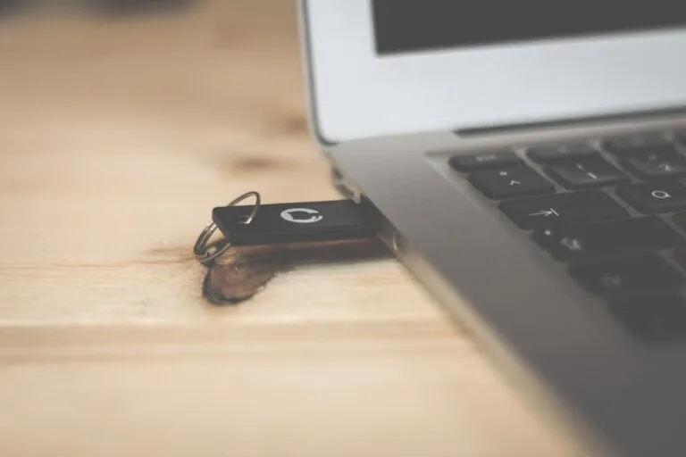 Como criar um pendrive inicializável