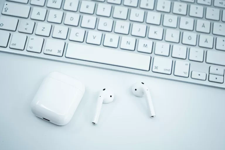 Como conectar fones bluetooth